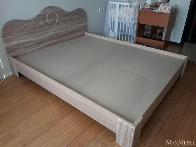 полуторная кровать